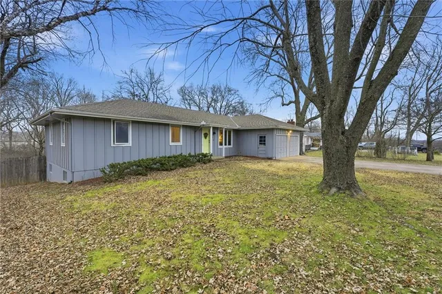 $345,000 | 5016 Northwest Linden Road, Kansas City, MO 64151