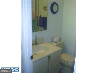 10813 Academy Road Philadelphia, PA 19154 - Photo 7 of 12 Bathroom