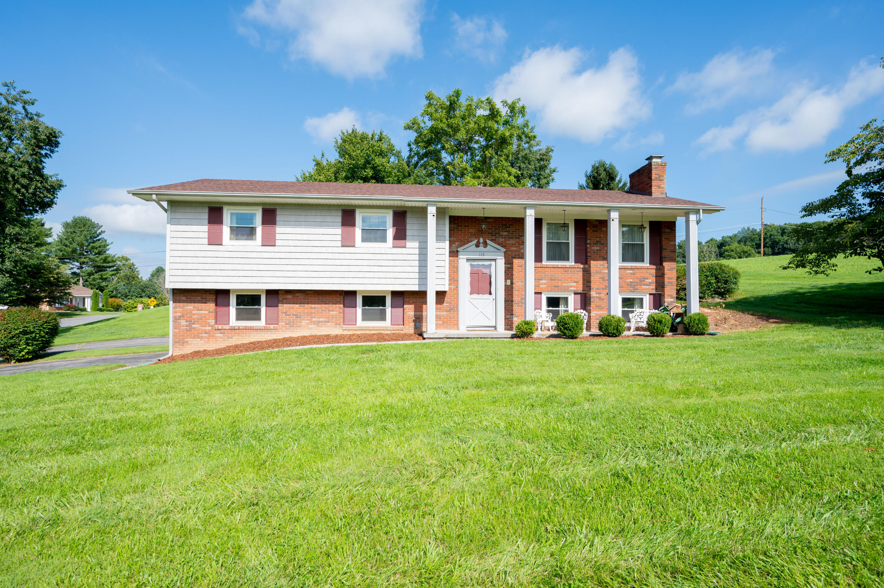 113 Satanta Road Kingsport, TN 37664 - Photo 1 of 33 Satanta Rd-56