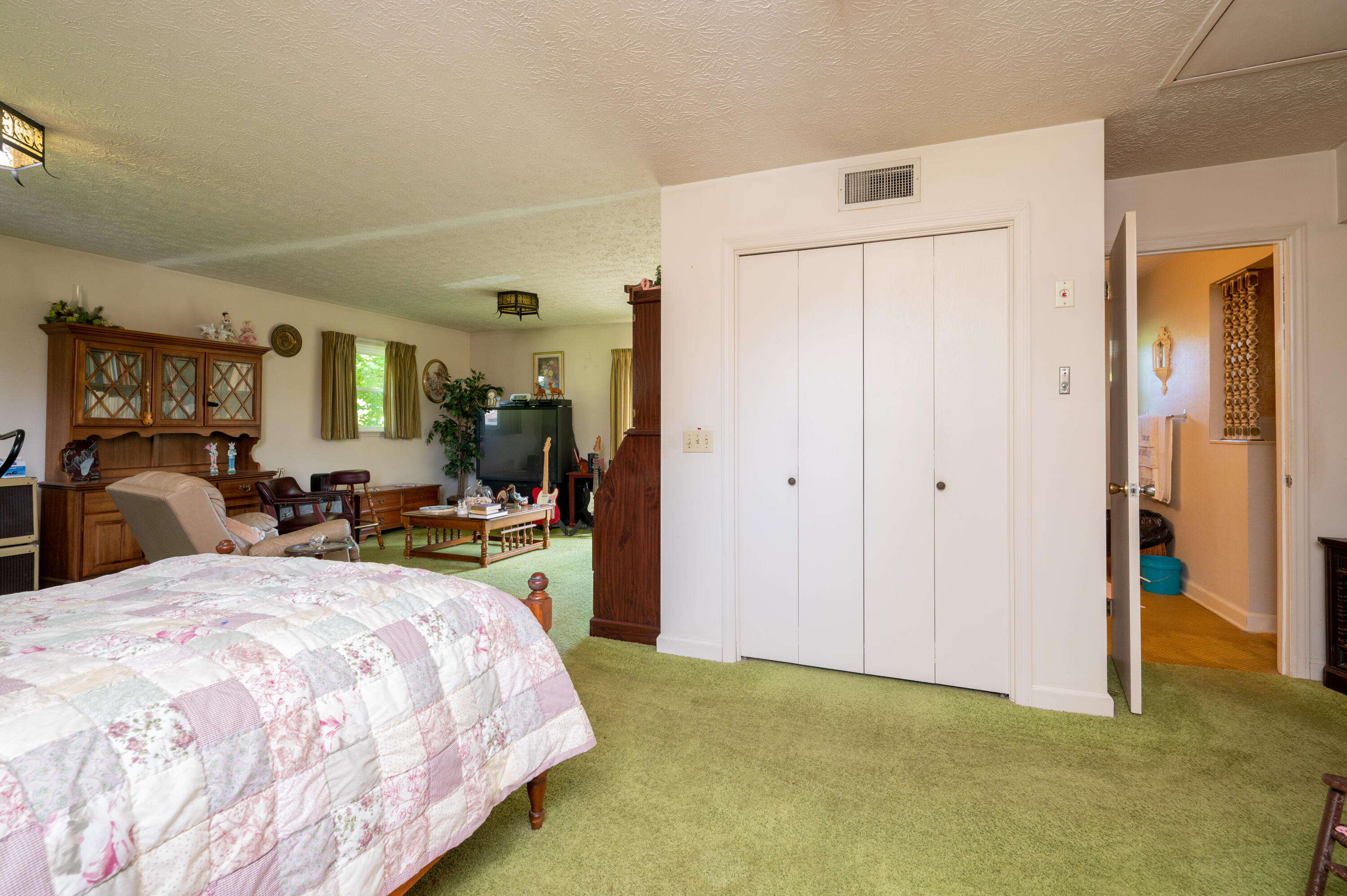 113 Satanta Road Kingsport, TN 37664 - Photo 17 of 33 Primary Bedroom