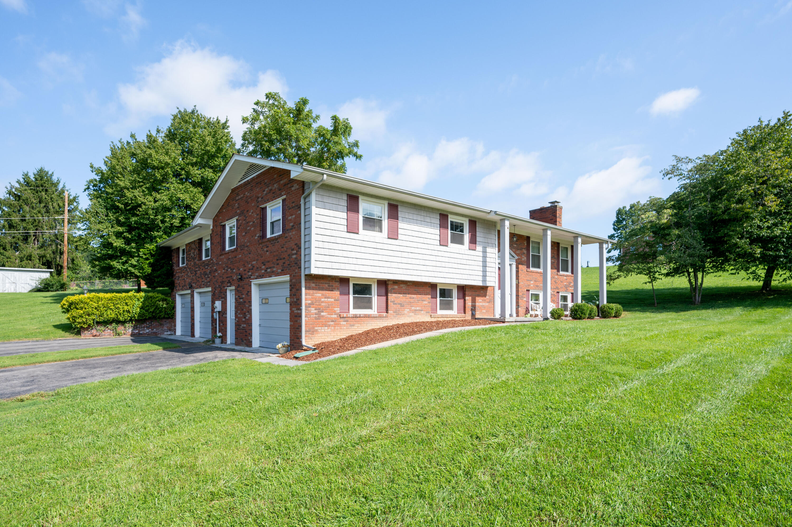 113 Satanta Road Kingsport, TN 37664 - Photo 23 of 33 Front Exterior