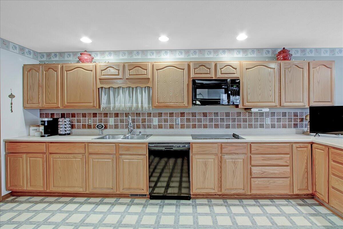 693 Lippincott Road Urbana, OH 43078 - Photo 13 of 50 13-IMG_4053_4_5
