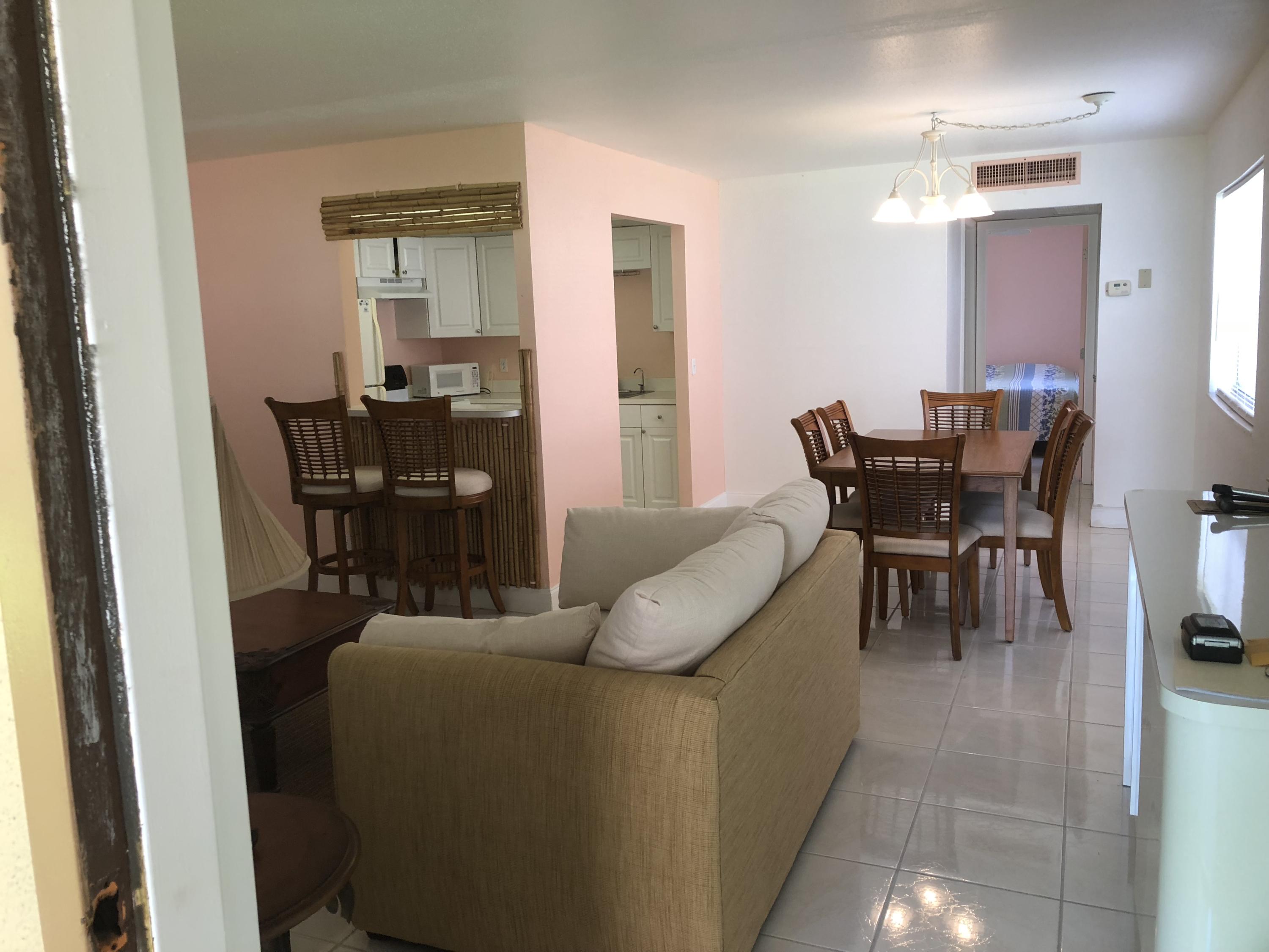 247 Flanders F Delray Beach, FL 33484 - Photo 2 of 19 Living Area