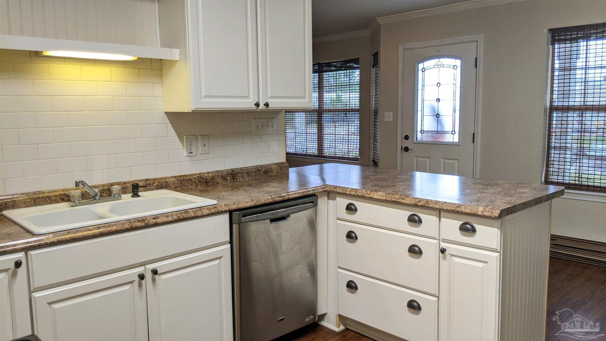 5303 Viking Road Pensacola, FL 32507 - Photo 7 of 22 Gallery Image 7