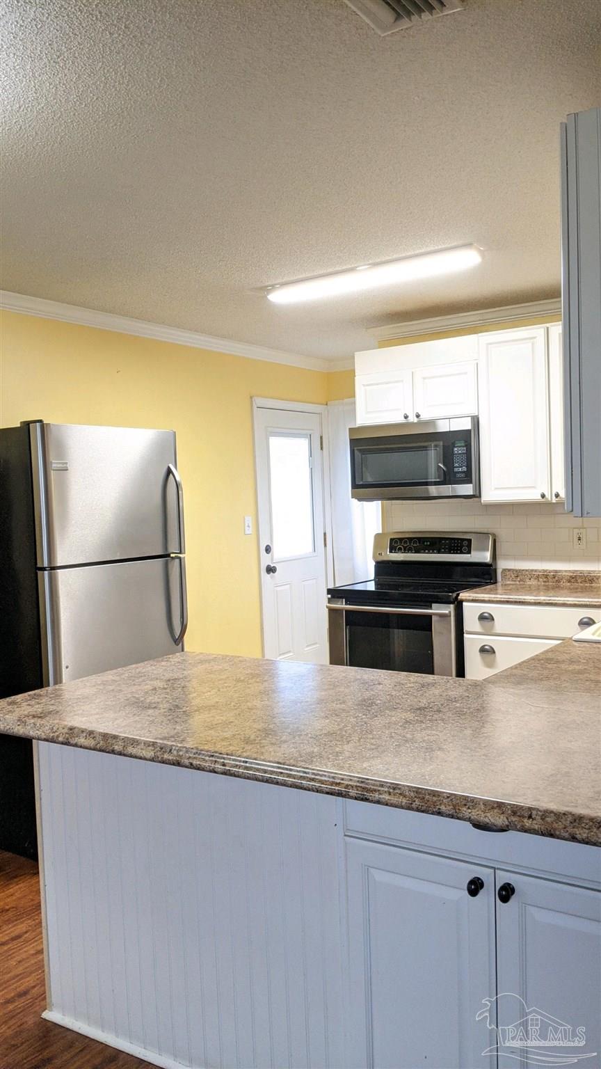 5303 Viking Road Pensacola, FL 32507 - Photo 8 of 22 Gallery Image 8