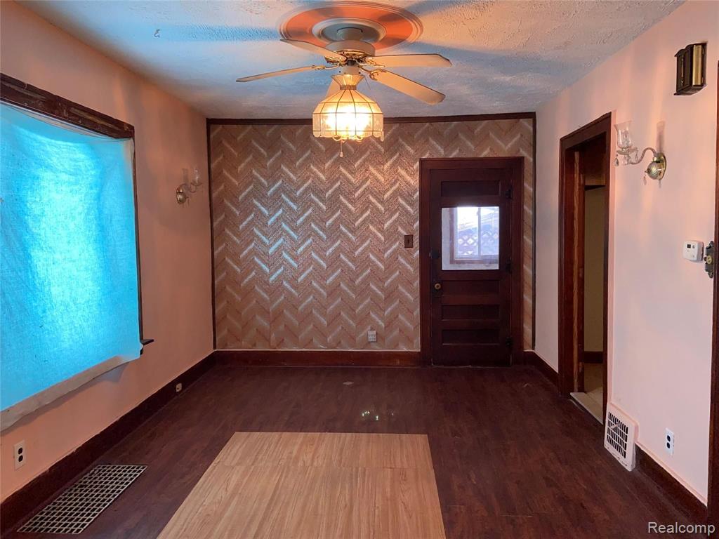 223 Campbell Street River Rouge, MI 48218 - Photo 6 of 14 Gallery Image 6