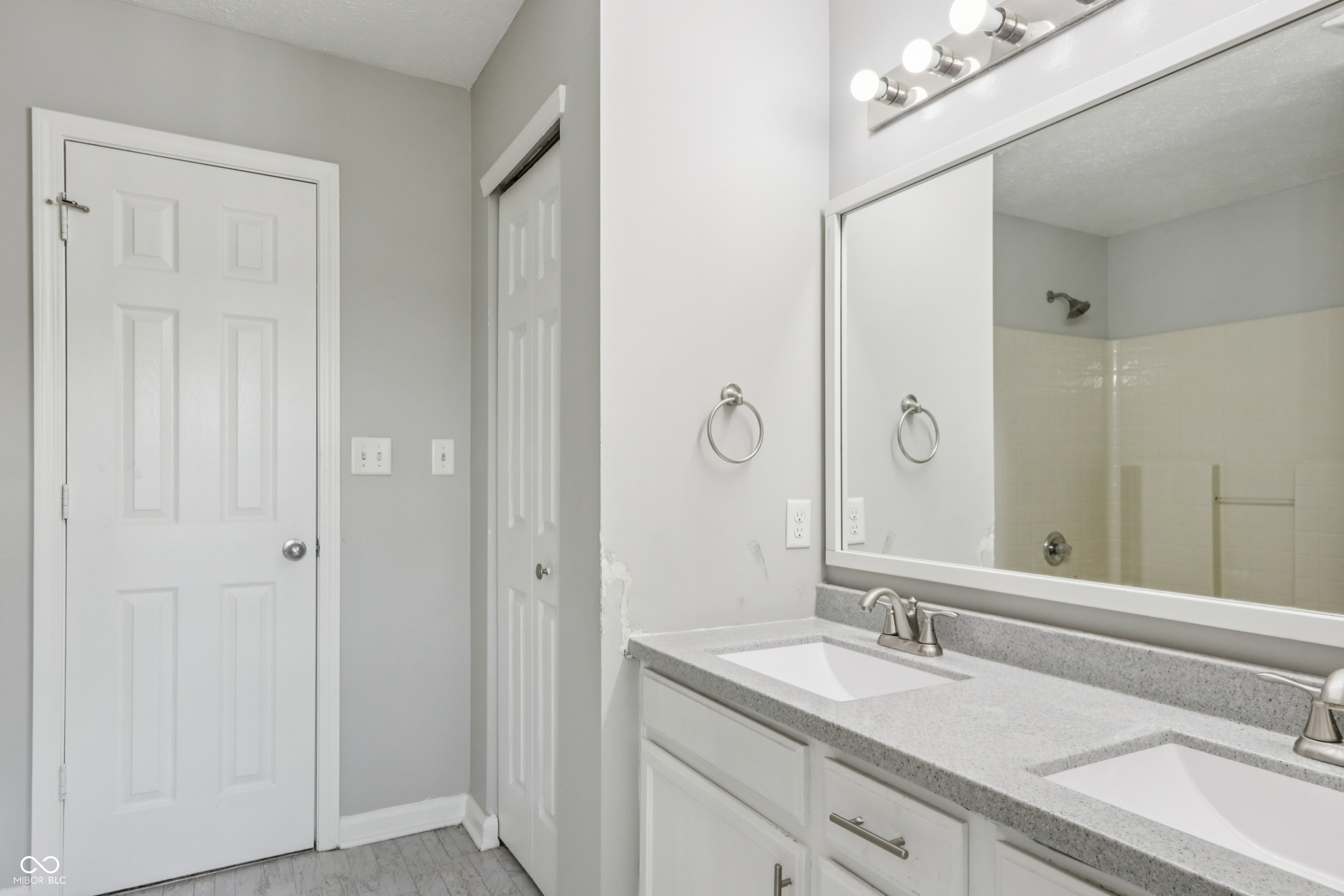 5729 Decatur Ridge Drive Indianapolis, IN 46221 - Photo 31 of 40 Gallery Image 31