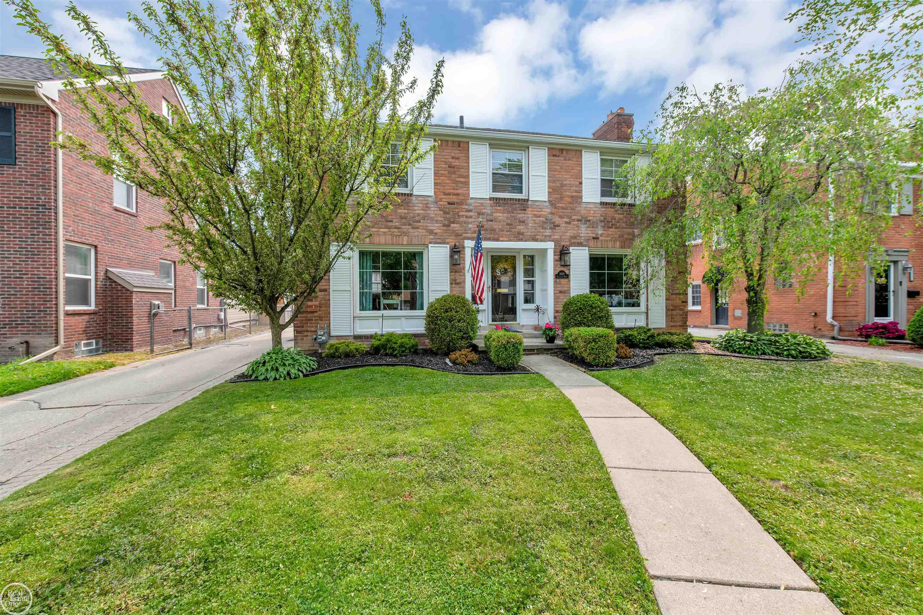 1669 Prestwick Road Grosse Pointe, MI 48236 - Photo 31 of 32 50110046-30.JPG