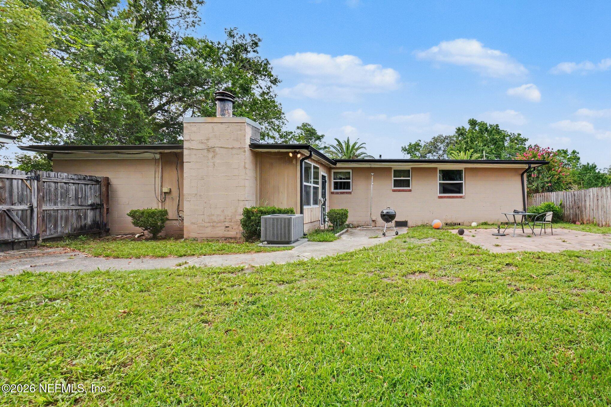 4626 Burgundy Road North Jacksonville, FL 32210 - Photo 20 of 21 029_file_9938