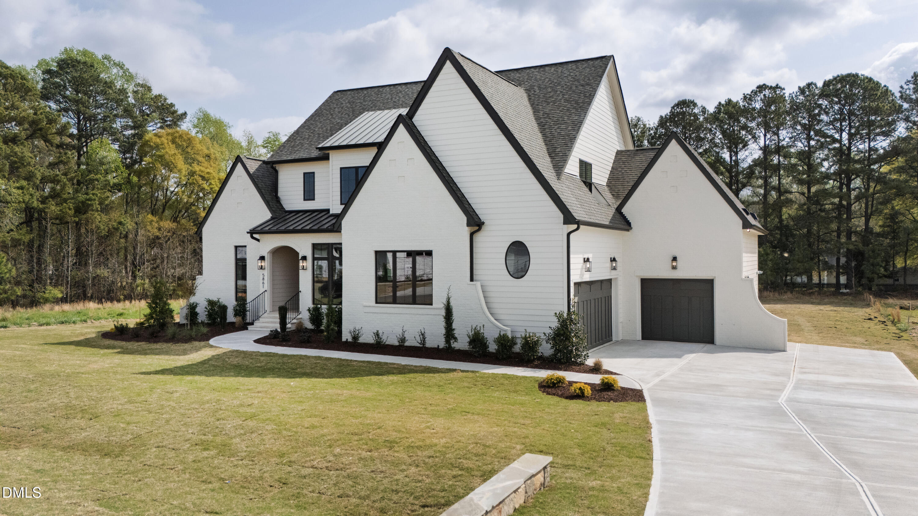 688 Lynch Road Selma, NC 27576 - Photo 2 of 71 Carriage (122)