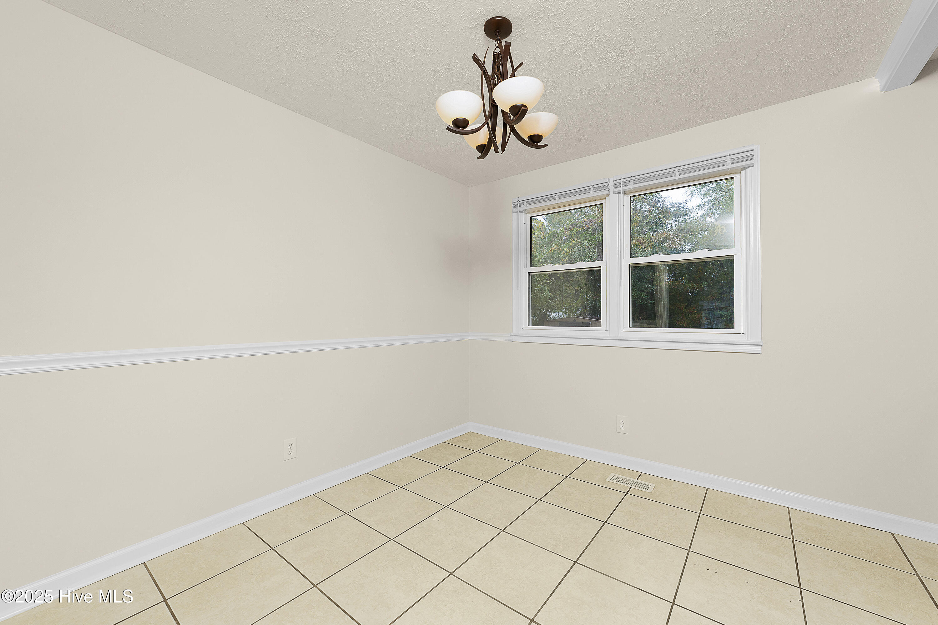 404 Decatur Road Jacksonville, NC 28540 - Photo 11 of 23 Dining