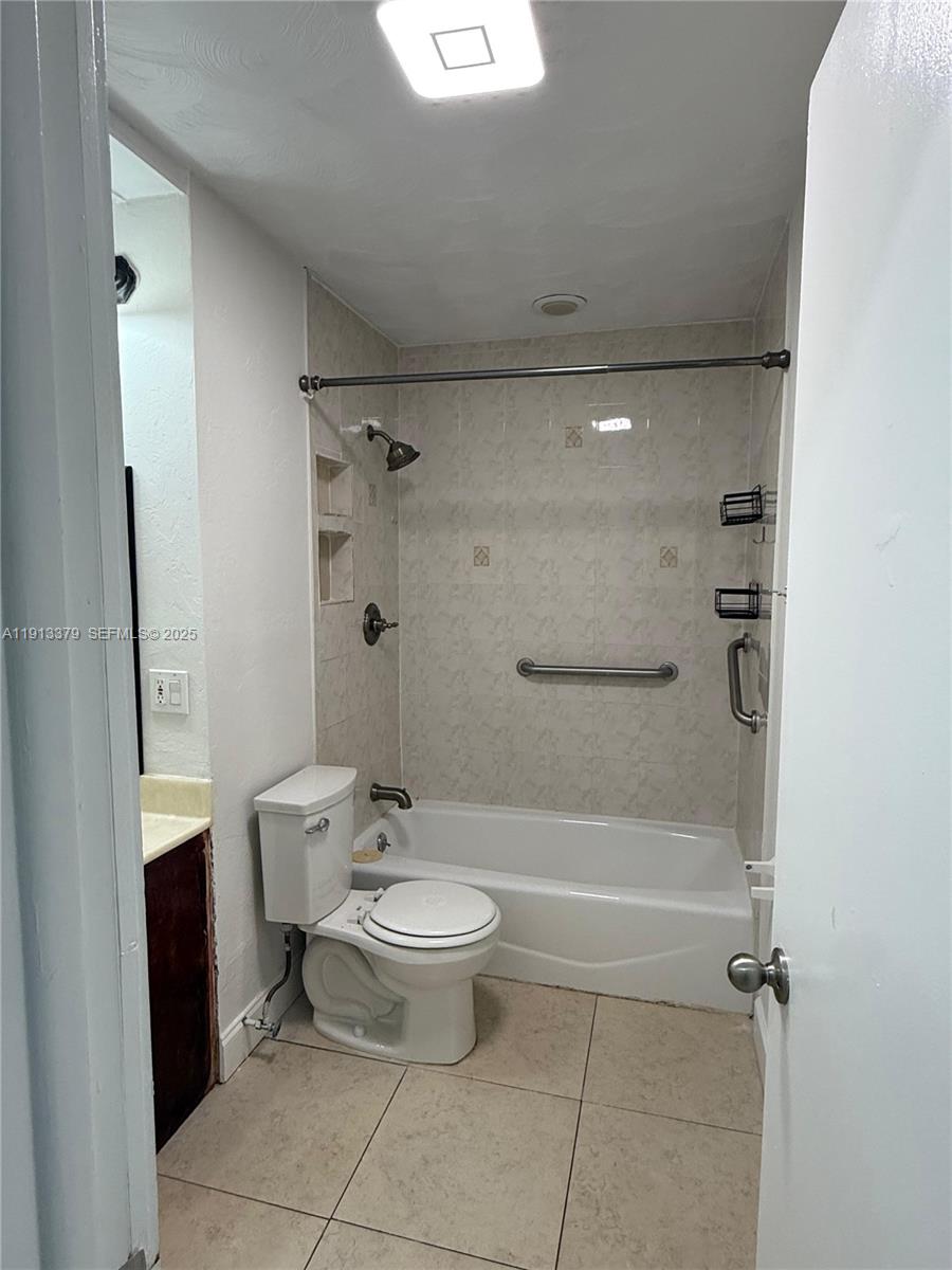 601 Southwest 10th Street Delray Beach, FL 33444 - Photo 13 of 19