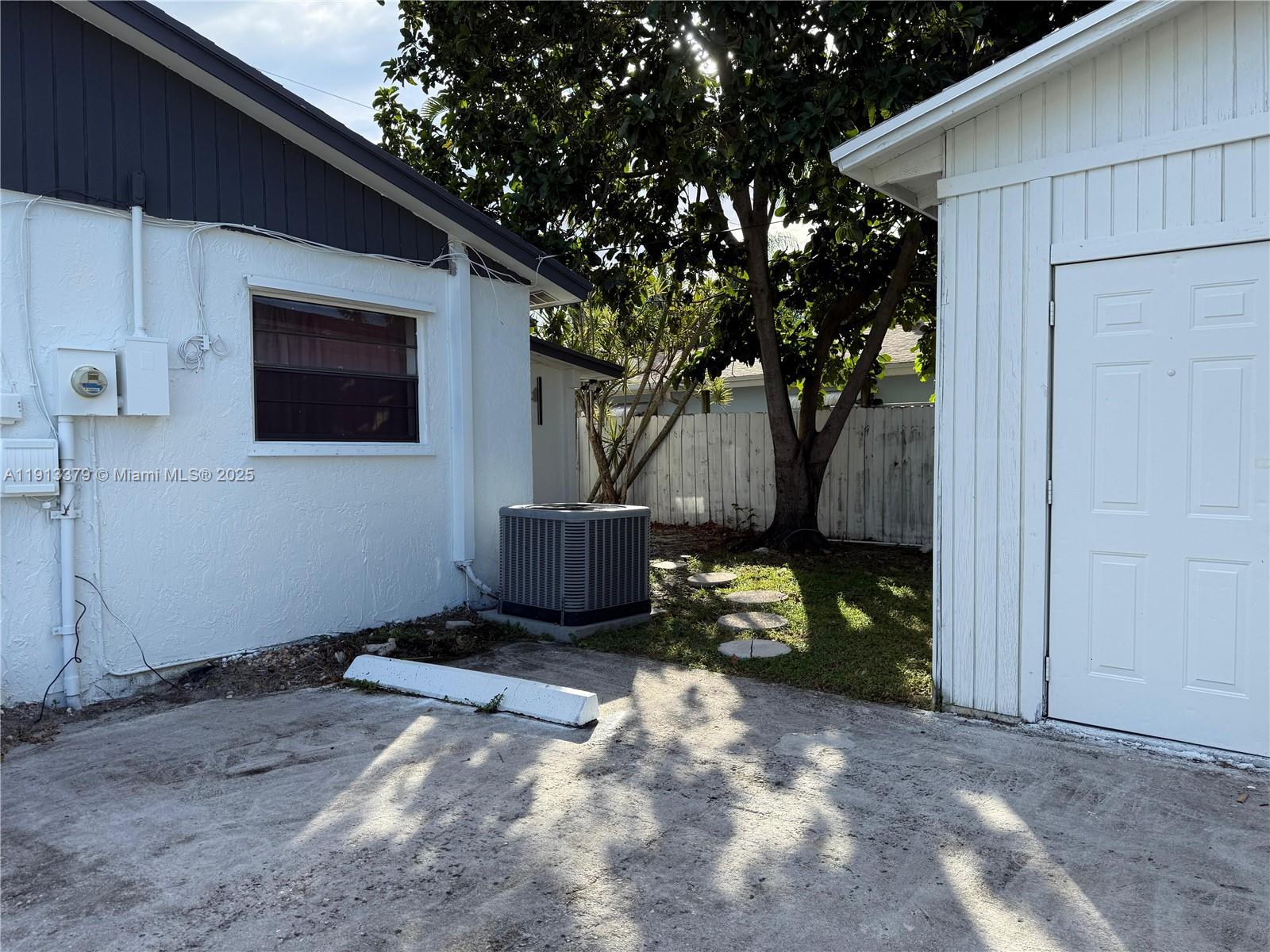 601 Southwest 10th Street Delray Beach, FL 33444 - Photo 17 of 19