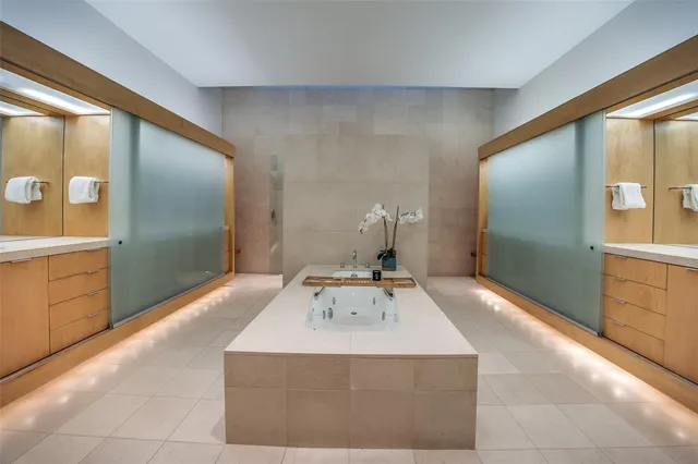 $5,400,000 | 4428 North Versailles Avenue, Highland Park, TX 75205