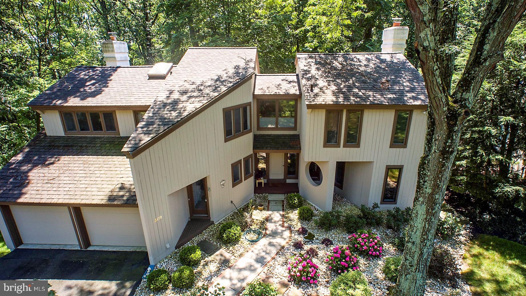 309 Valley Place Radnor, PA 19087 - Photo 2 of 39 front view of a house with a yard