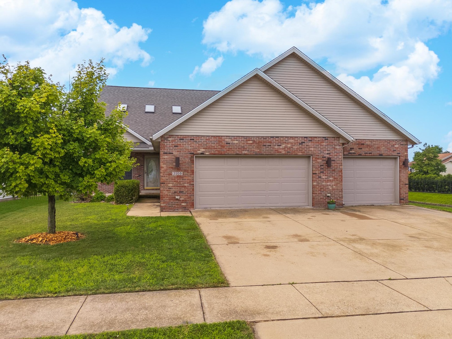 3105 Sable Oaks Road Bloomington, IL 61704 - Photo 1 of 59 Gallery Image 1
