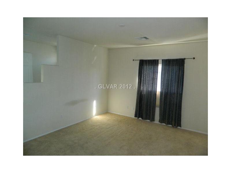 205 Heiple Court Henderson, NV 89052 - Photo 15 of 35 Master Bedroom. MASTER BEDROOM IS SUNNY AND LIGHT