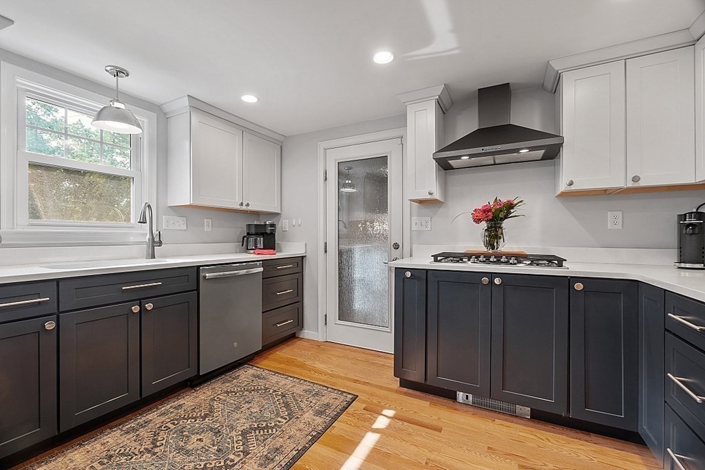 213 Greenwood Road Andover, MA 01810 - Photo 8 of 21 Gallery Image 8