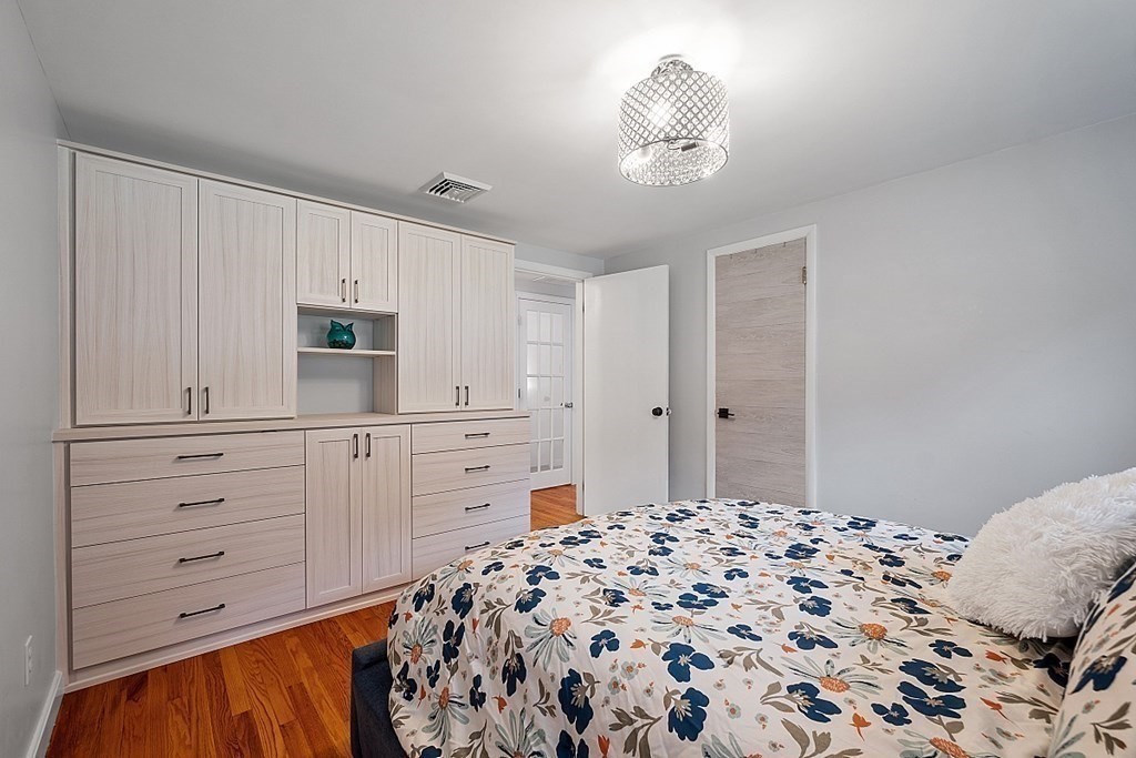 213 Greenwood Road Andover, MA 01810 - Photo 10 of 21 Gallery Image 10