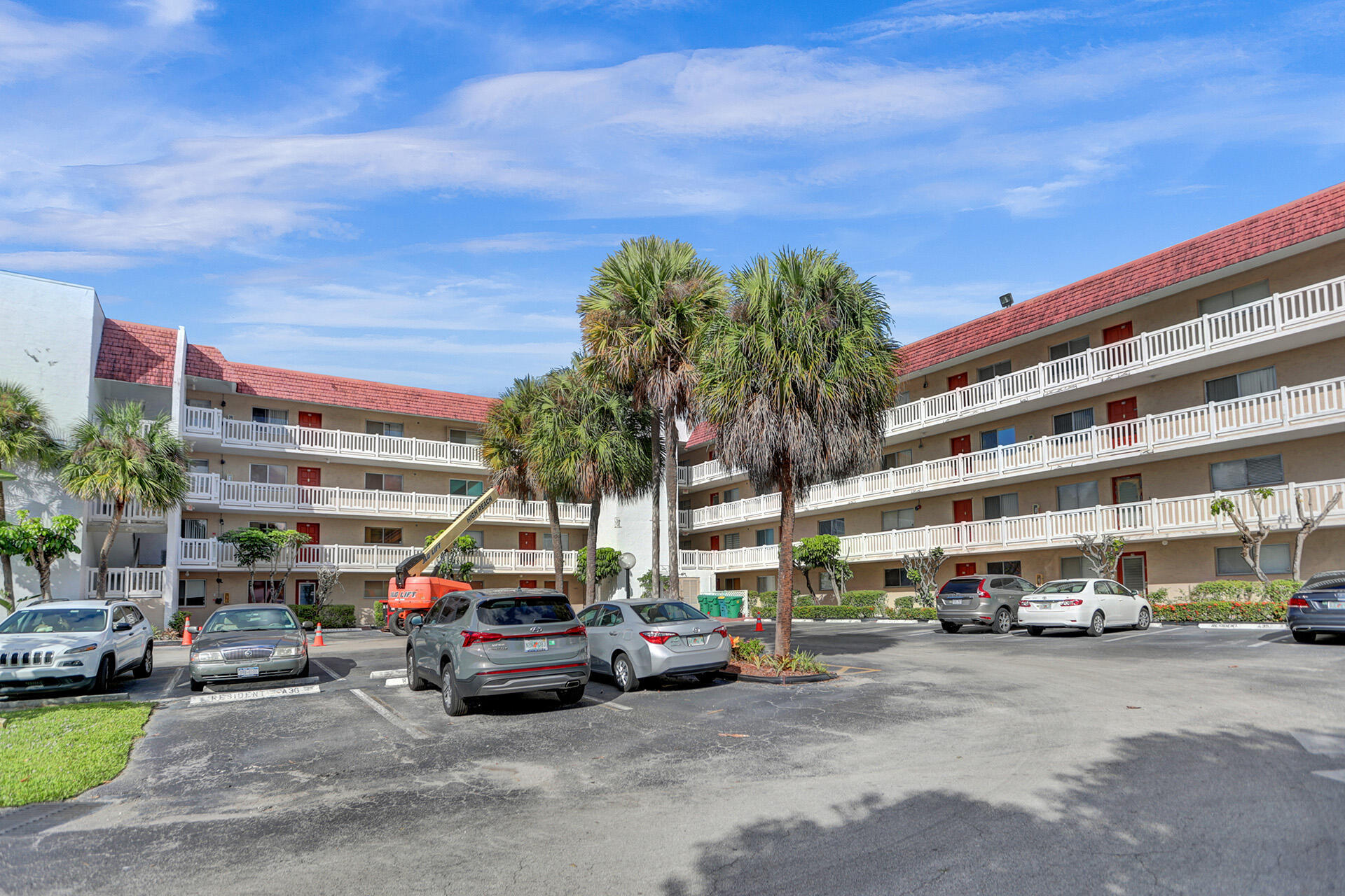3601 Inverrary Drive, Unit 109 Lauderhill, FL 33319 - Photo 41 of 42 B27I5928