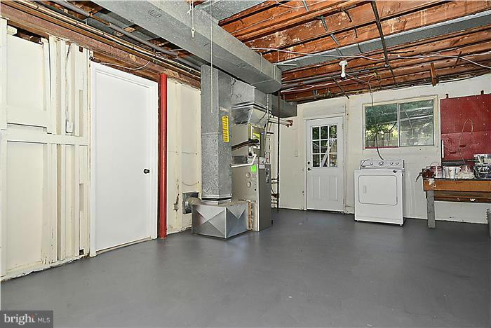 208 Beaumont Road Silver Spring, MD 20904 - Photo 16 of 26 Interior (General)