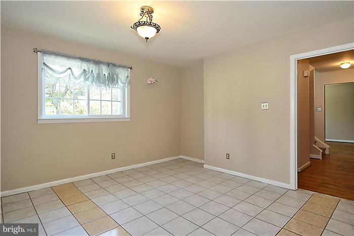 208 Beaumont Road Silver Spring, MD 20904 - Photo 7 of 26 Kitchen