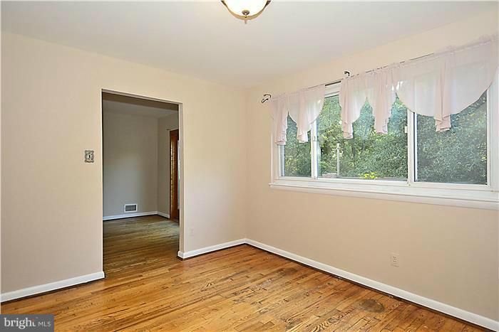 208 Beaumont Road Silver Spring, MD 20904 - Photo 10 of 26 Dining Room