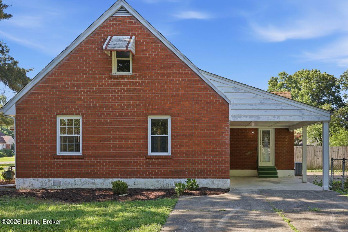 4600 Kiefer Road Louisville, KY 40216 - Photo 26 of 33 Wide driveway