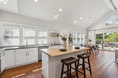 $1,095,000 | 3424 Richmond Boulevard, Oakland, CA 94611