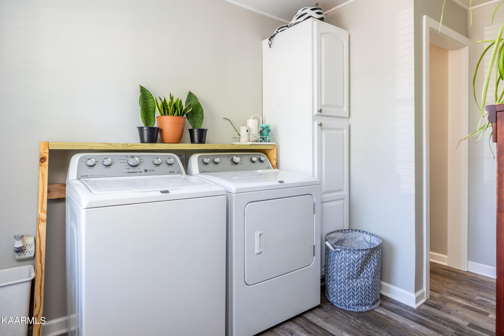 117 Jarrett Lane Oak Ridge, TN 37830 - Photo 26 of 35 a utility room with dryer and washer
