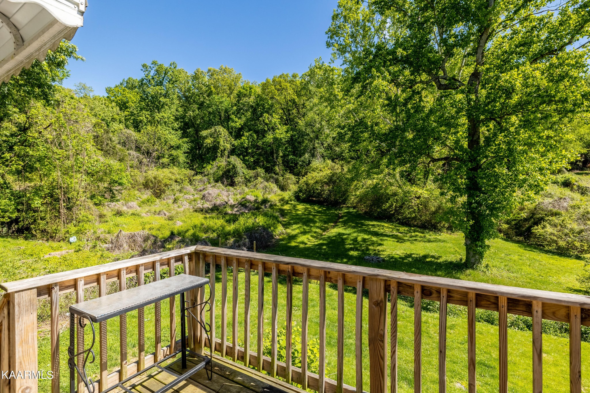 117 Jarrett Lane Oak Ridge, TN 37830 - Photo 29 of 35 a view of a balcony with yard