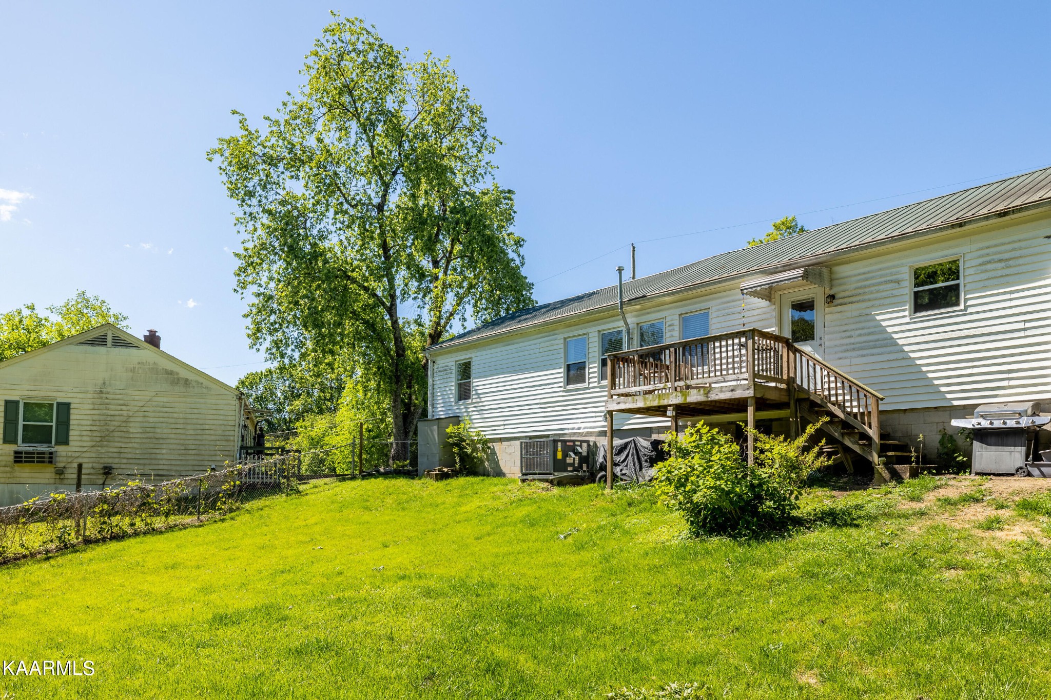 117 Jarrett Lane Oak Ridge, TN 37830 - Photo 31 of 35 a house view with a outdoor space