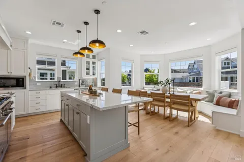 $2,695,000 | 76 Bayharbor Way, San Rafael, CA 94901