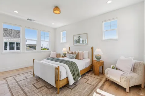 $2,695,000 | 76 Bayharbor Way, San Rafael, CA 94901