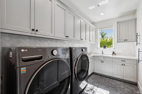 $2,695,000 | 76 Bayharbor Way, San Rafael, CA 94901