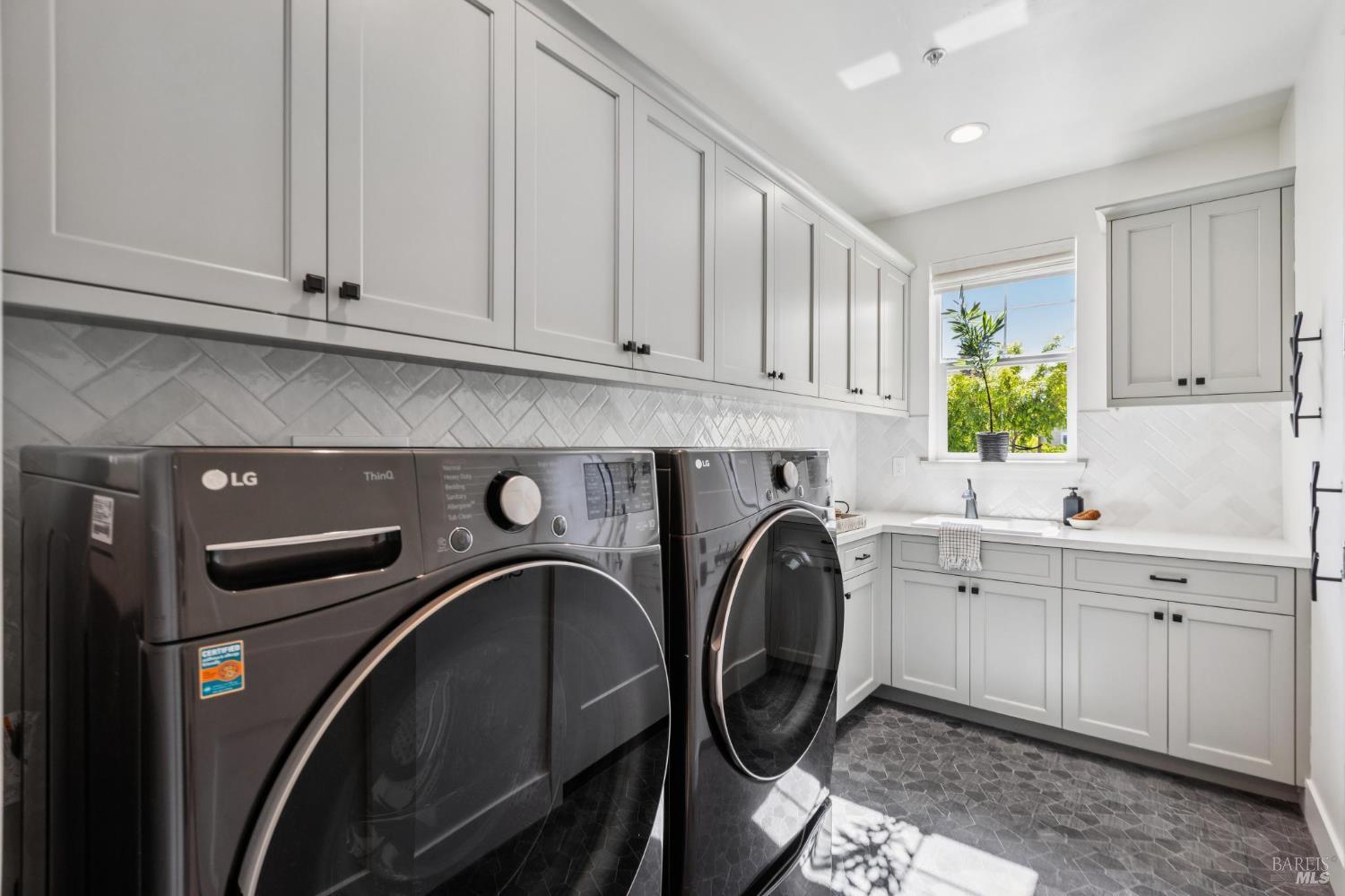 76 Bayharbor Way San Rafael, CA 94901 - Photo 37 of 42