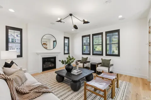 $2,695,000 | 76 Bayharbor Way, San Rafael, CA 94901