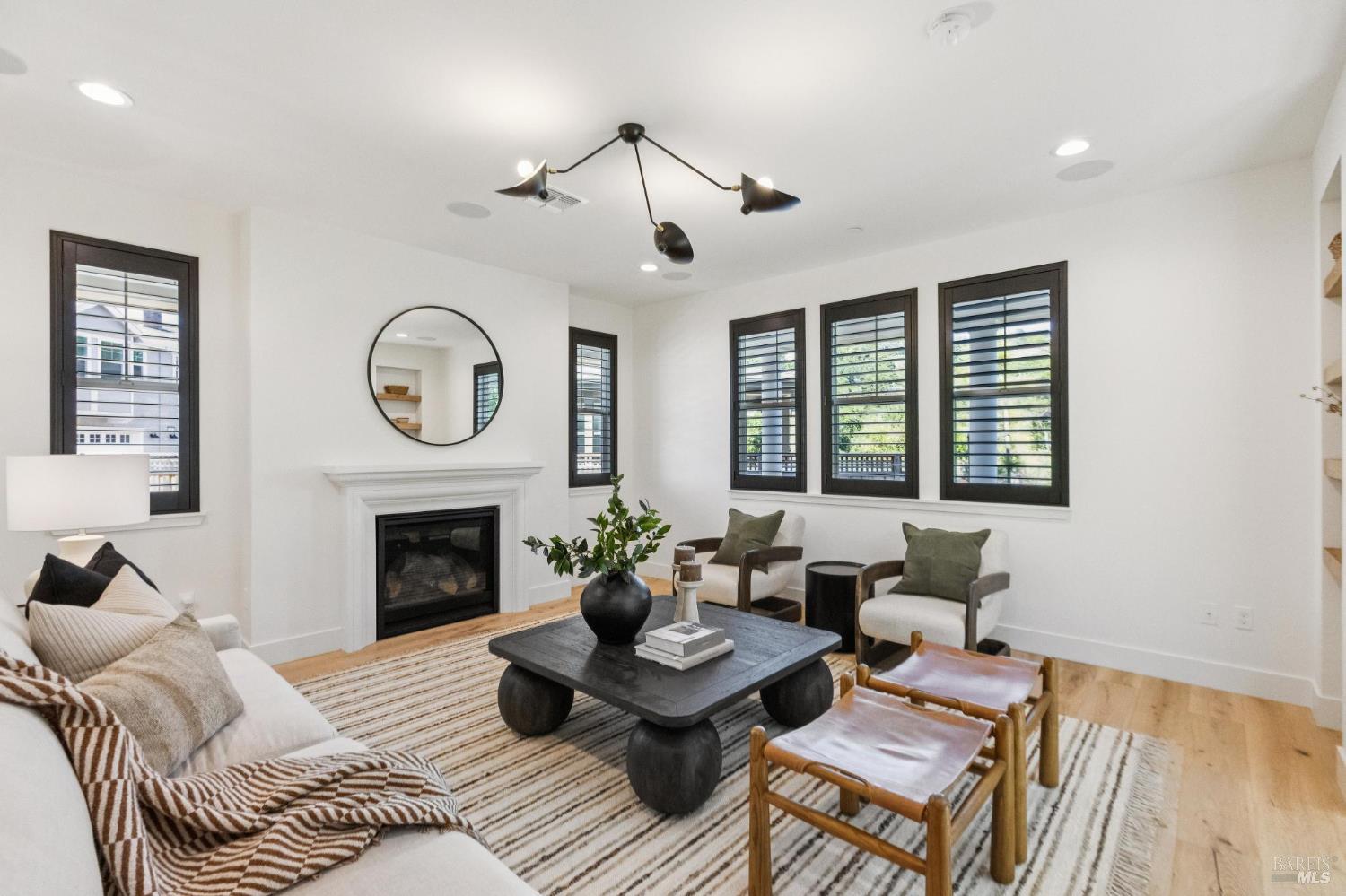 76 Bayharbor Way San Rafael, CA 94901 - Photo 5 of 42