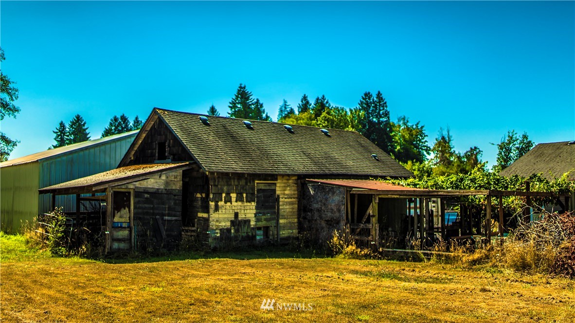 146 Mauerman Road North Chehalis, WA 98532 - Photo 9 of 40 a view of a house with a swimming pool