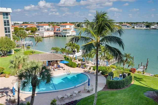 an aerial view of a house having outdoor space