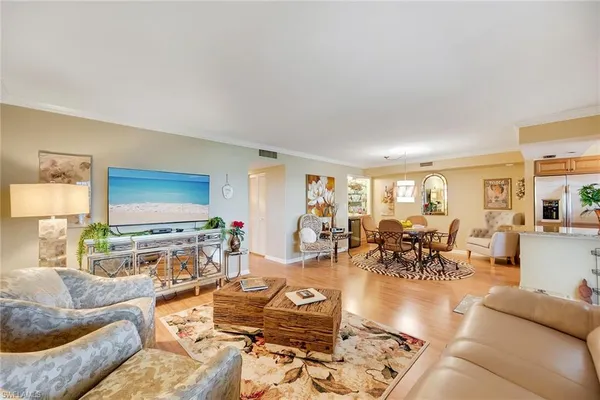 $9,500 | 3500 Gulf Shore Boulevard North, Unit 505, Naples, FL 34103