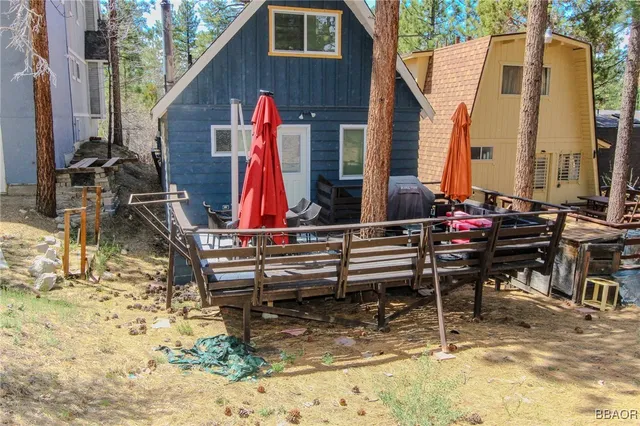 a view of deck and patio