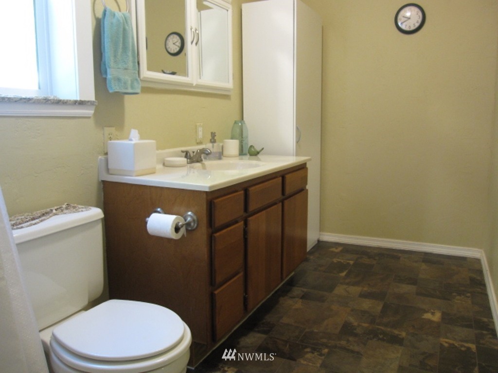 196 Brown Road East Chehalis, WA 98532 - Photo 14 of 25