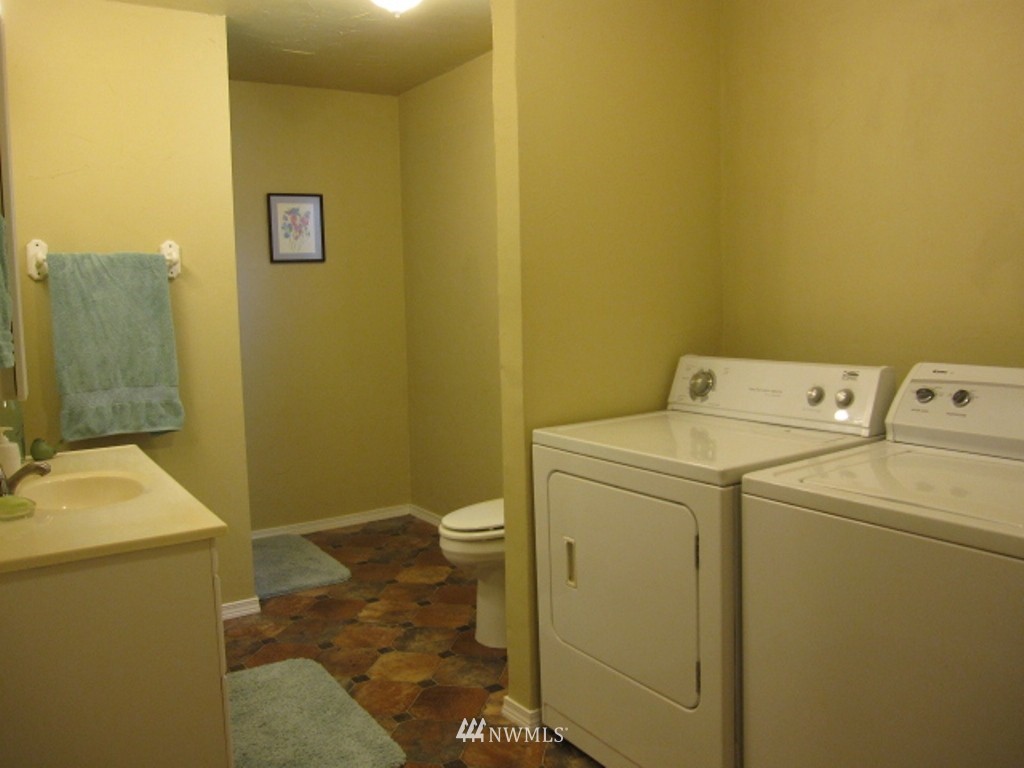 196 Brown Road East Chehalis, WA 98532 - Photo 16 of 25