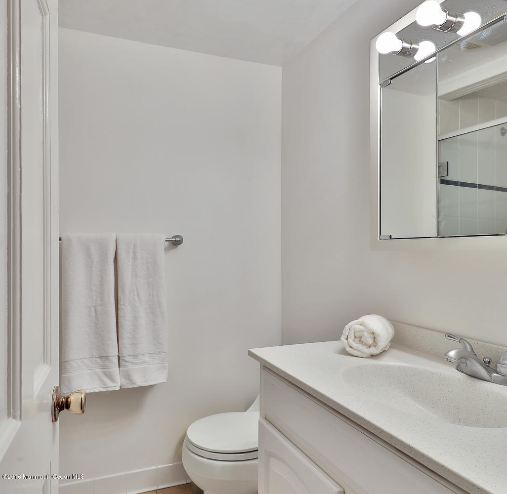 110 Rivers Edge Drive Little Silver, NJ 07739 - Photo 21 of 35 110 Rivers Edge Dr Little-large-032-1-4M