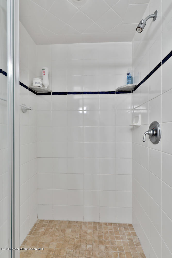 110 Rivers Edge Drive Little Silver, NJ 07739 - Photo 29 of 35 110 Rivers Edge Dr Little-large-031-2-4M