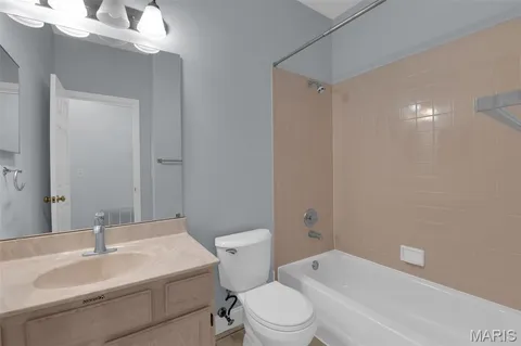 $219,900 | 10919 Vauxhall Drive, St. Louis, MO 63146