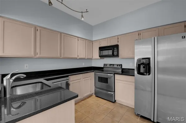 $224,900 | 10919 Vauxhall Drive, St. Louis, MO 63146