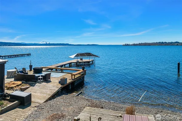 $3,400,000 | 7615 Northeast Champagne Point Place, Kirkland, WA 98034