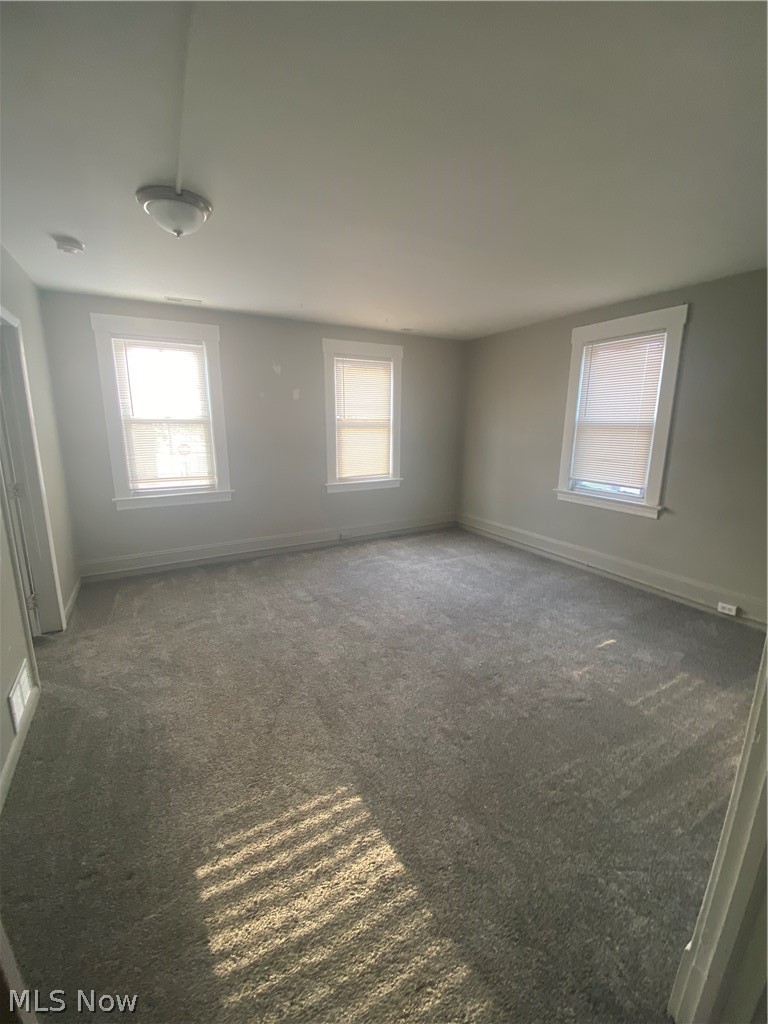 4435 State Road Cleveland, OH 44109 - Photo 4 of 12 Large Living Room